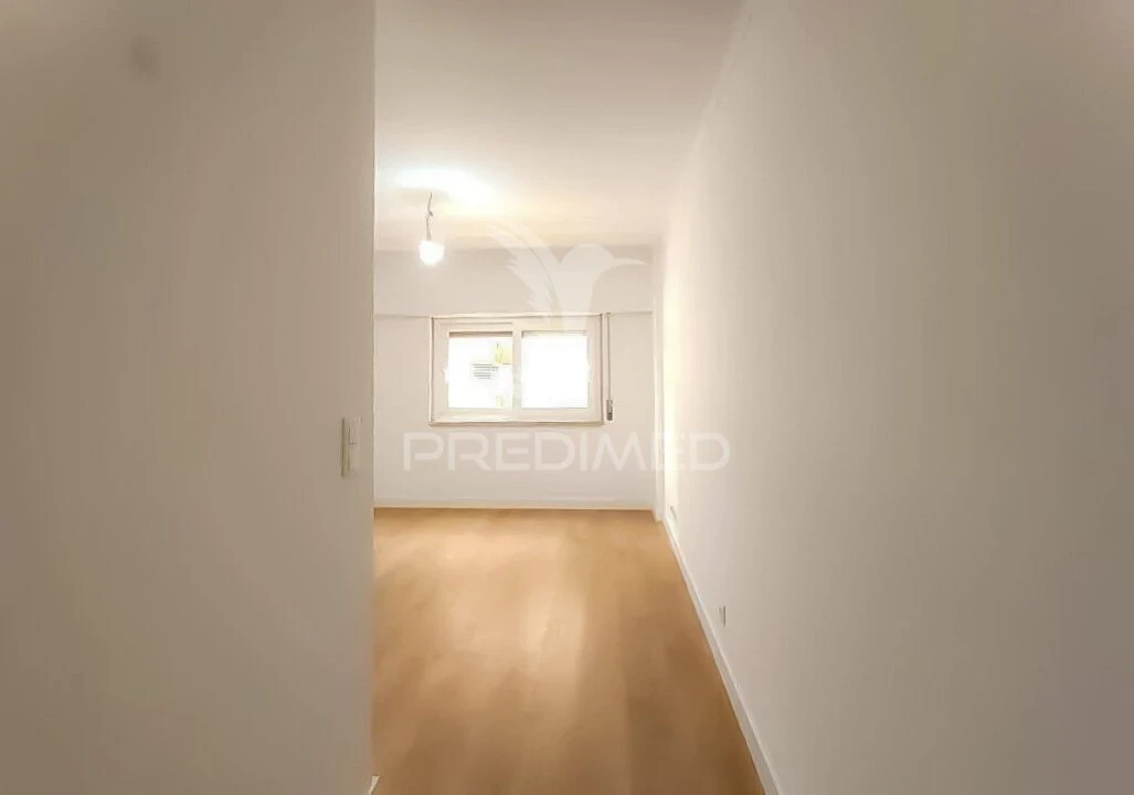 Apartamento T3 para Venda em São Domingos de Benfica Foto 5