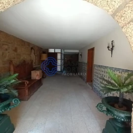 Moradia T6 para Venda em Gondar