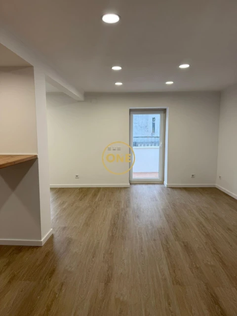 Apartamento T2 para Venda em Romeira e Várzea
