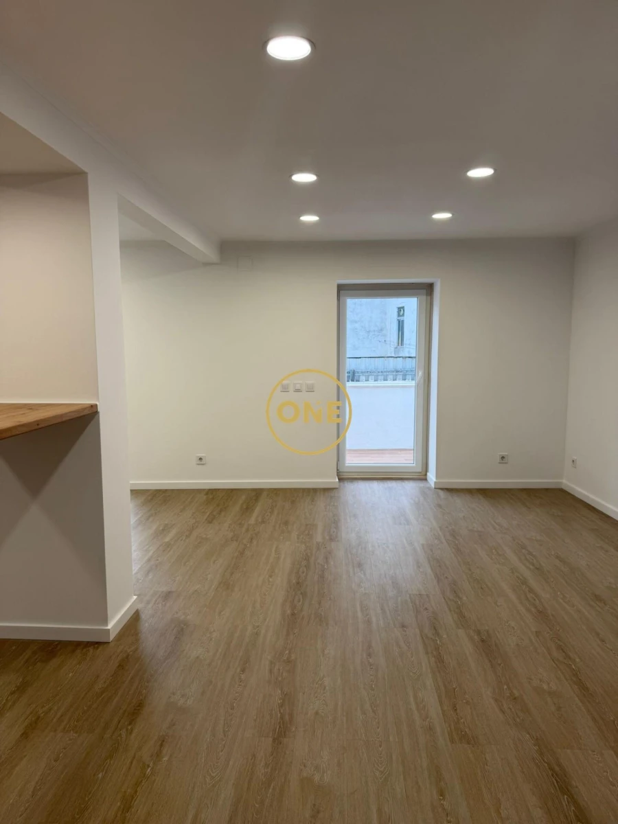 Apartamento T2 para Venda em Romeira e Várzea Foto 5