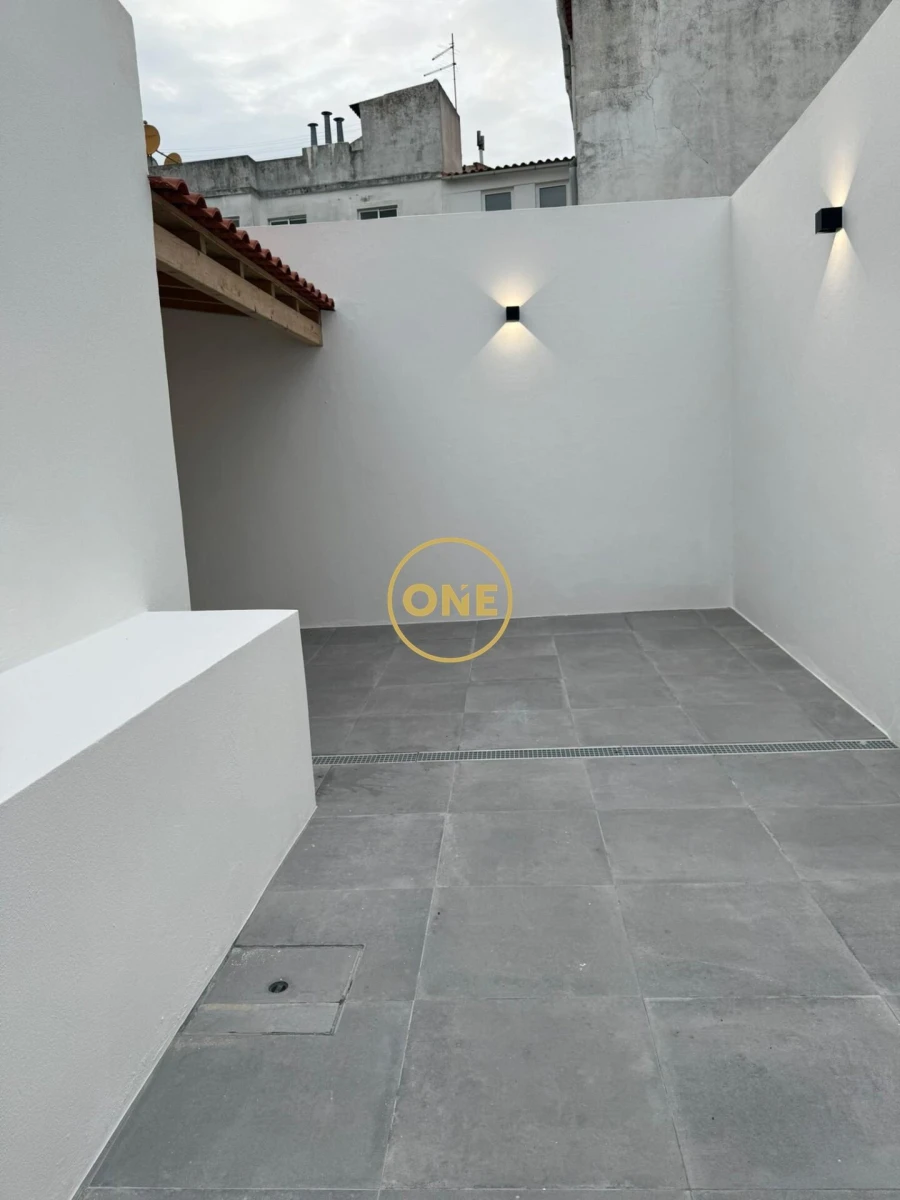 Apartamento T2 para Venda em Romeira e Várzea Foto 17