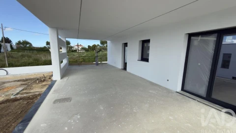 Moradia T4 para Venda em Santa Maria e São Miguel, São Martinho, São Pedro Penaferrim