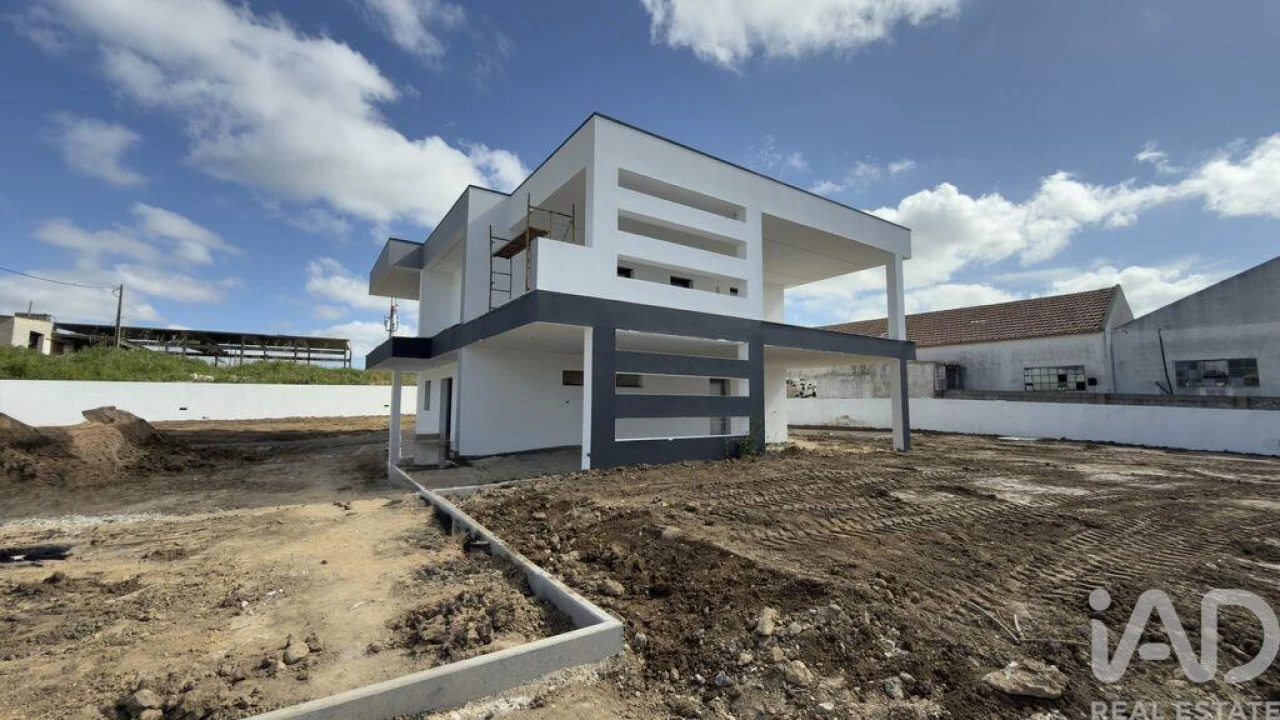 Moradia T4 para Venda em Santa Maria e São Miguel, São Martinho, São Pedro Penaferrim Foto 8