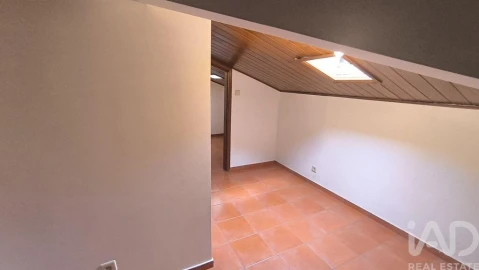 Moradia T4 para Venda em Rio de Loba
