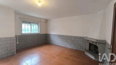 Moradia T4 para Venda em Rio de Loba