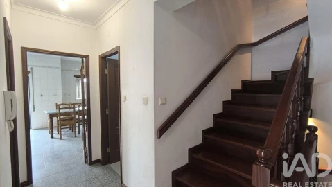 Moradia T4 para Venda em Rio de Loba