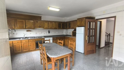 Moradia T4 para Venda em Rio de Loba