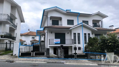 Moradia T4 para Venda em Rio de Loba