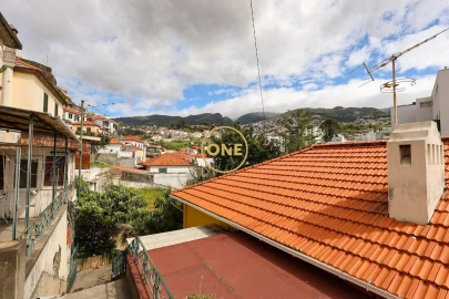 Moradia T2 para Venda em Funchal (São Pedro)