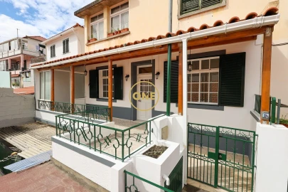 Moradia T2 para Venda em Funchal (São Pedro)