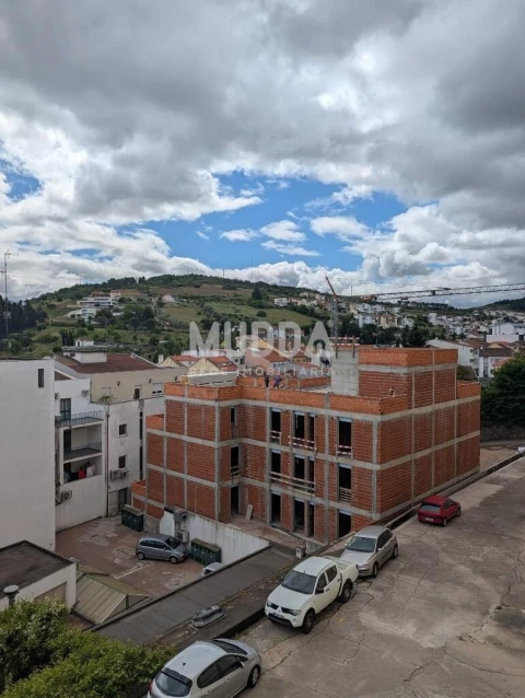 Apartamento T1 para Venda em Sé, Santa Maria e Meixedo