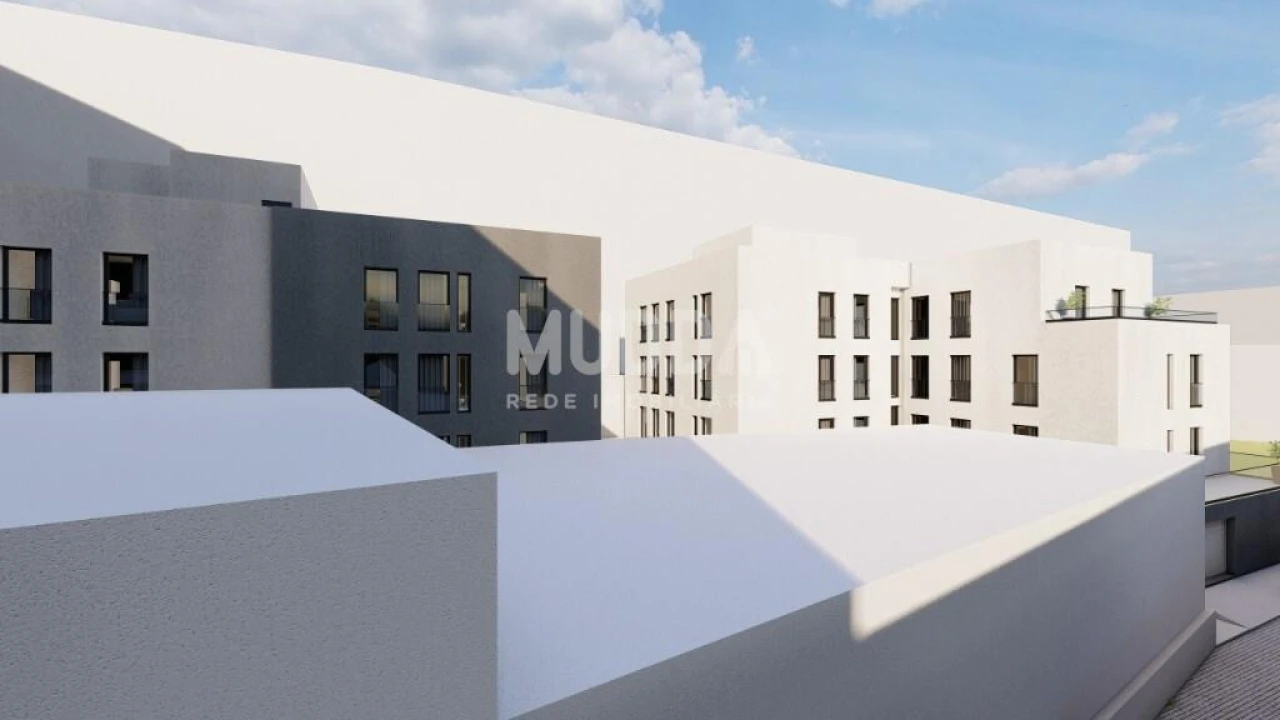 Apartamento T1 para Venda em Sé, Santa Maria e Meixedo Foto 19