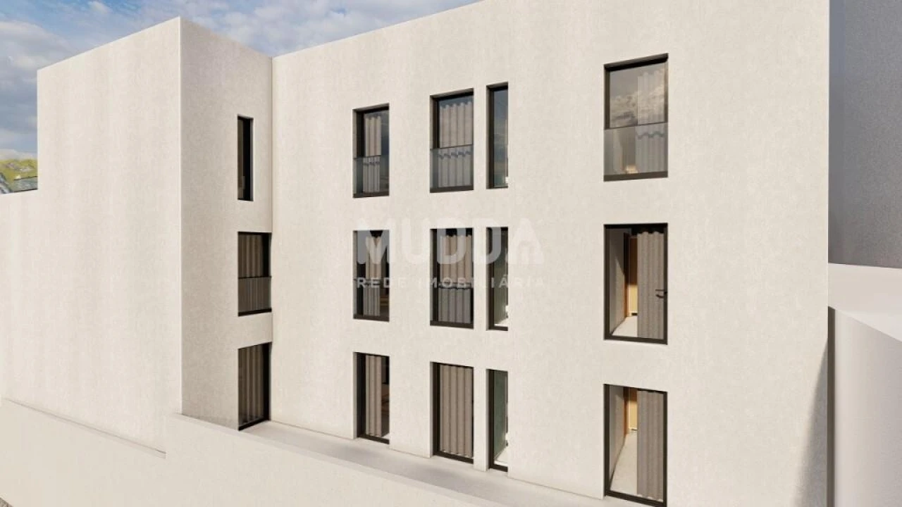 Apartamento T1 para Venda em Sé, Santa Maria e Meixedo Foto 5