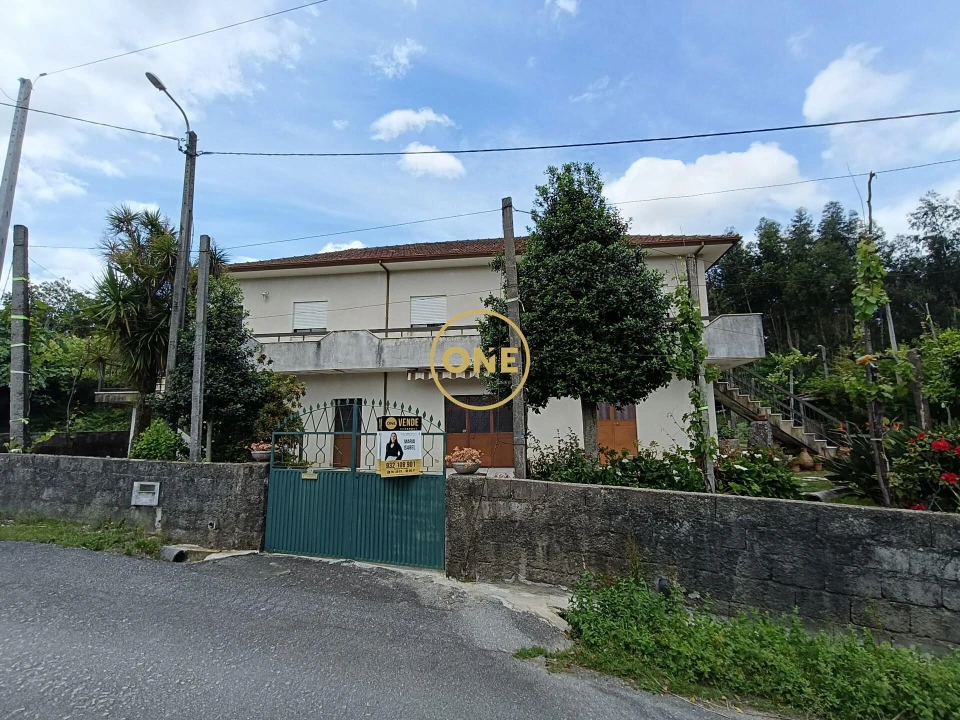 Moradia T4 para Venda em Gondoriz Foto 1