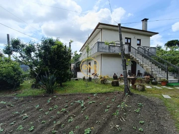 Moradia T4 para Venda em Gondoriz