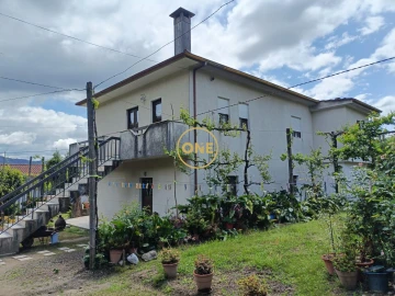 Moradia T4 para Venda em Gondoriz