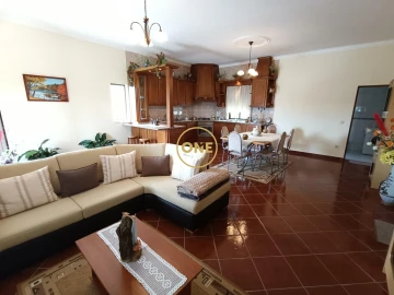 Moradia T4 para Venda em Gondoriz