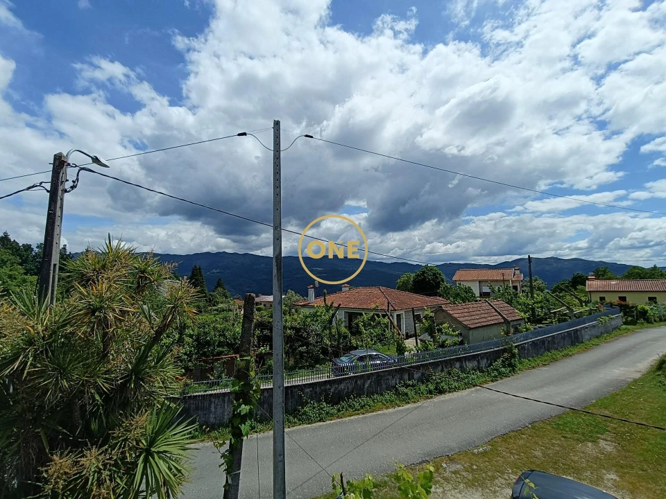 Moradia T4 para Venda em Gondoriz Foto 5