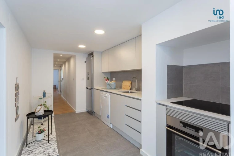 Apartamento T2 para Arrendamento em Santa Maria Maior Foto 9