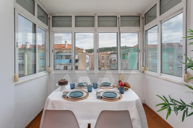 Apartamento T2 para Venda em Odivelas Foto 3