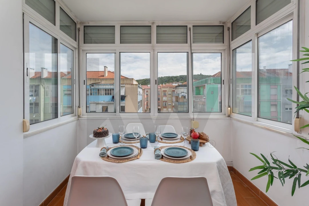 Apartamento T2 para Venda em Odivelas Foto 3