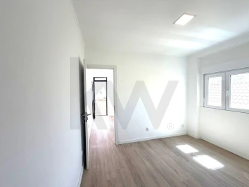 Apartamento T1 para Arrendamento em Penha de França