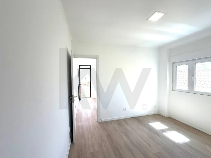 Apartamento T1 para Arrendamento em Penha de França Foto 6