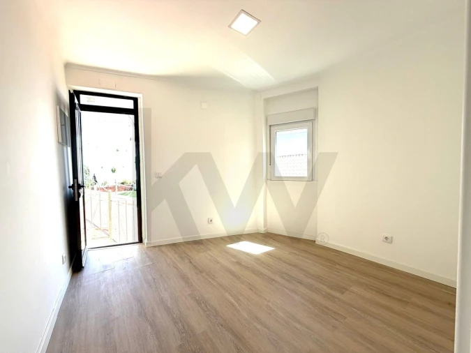 Apartamento T1 para Arrendamento em Penha de França Foto 3