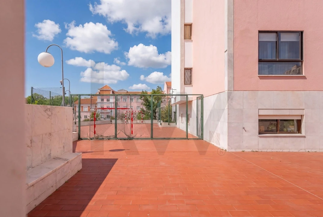 Apartamento T4 para Arrendamento em São Domingos de Benfica Foto 24