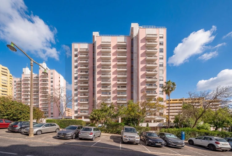 Apartamento T4 para Arrendamento em São Domingos de Benfica Foto 25