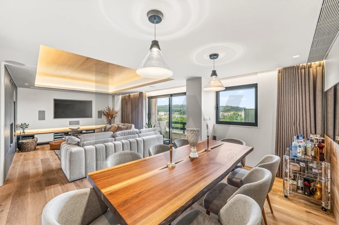 Apartamento T4 para Arrendamento em São Domingos de Benfica Foto 3