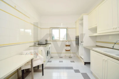Apartamento T2 para Venda em Oeiras e São Julião da Barra, Paço de Arcos e Caxias