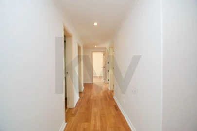 Apartamento T2 para Venda em Oeiras e São Julião da Barra, Paço de Arcos e Caxias