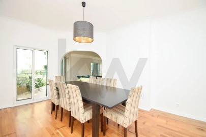 Apartamento T2 para Venda em Oeiras e São Julião da Barra, Paço de Arcos e Caxias