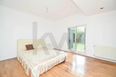 Apartamento T2 para Venda em Oeiras e São Julião da Barra, Paço de Arcos e Caxias