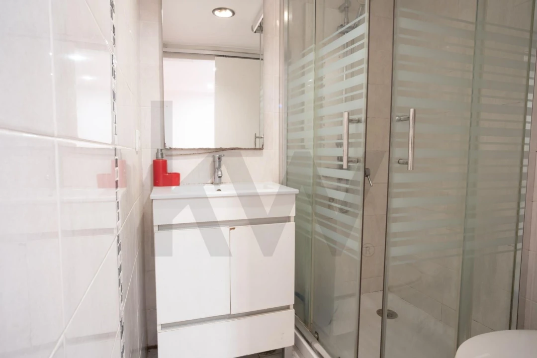 Apartamento T1 para Venda em Santa Maria Maior Foto 14