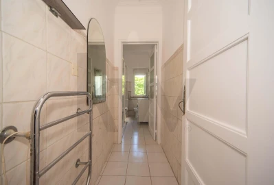 Apartamento T2 para Arrendamento em Campolide