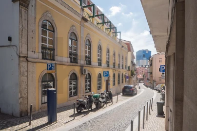 Apartamento T2 para Arrendamento em Campolide