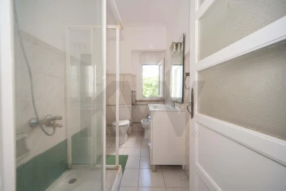 Apartamento T2 para Arrendamento em Campolide