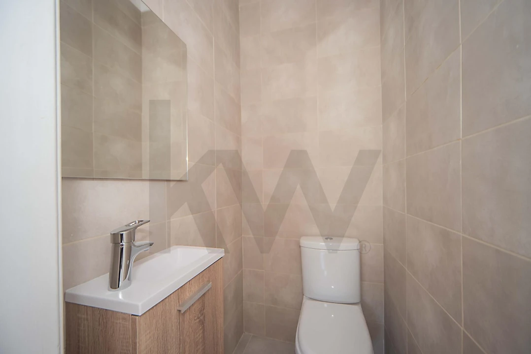 Apartamento T2 para Arrendamento em Campolide Foto 16