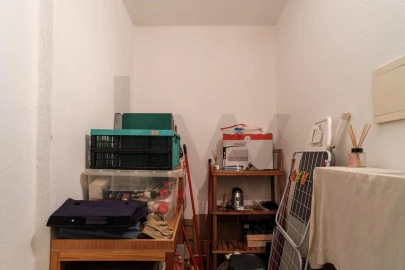 Apartamento T1 para Venda em Ramada e Caneças