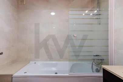 Apartamento T1 para Venda em Ramada e Caneças