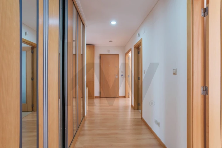 Apartamento T1 para Venda em Ramada e Caneças Foto 4