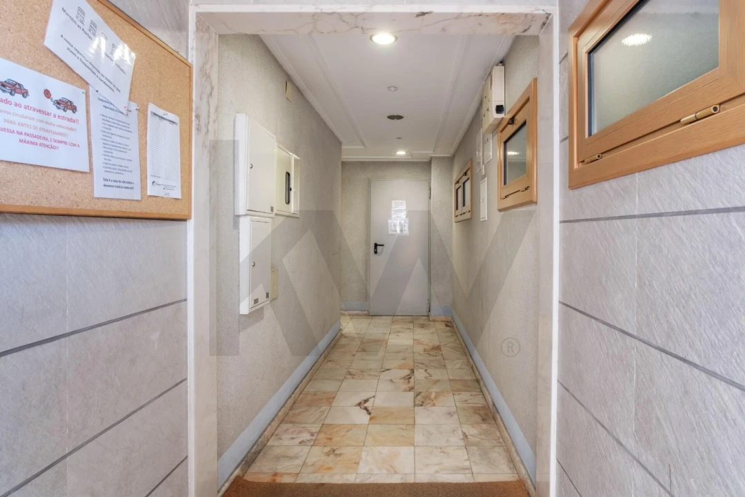 Apartamento T1 para Venda em Ramada e Caneças Foto 24