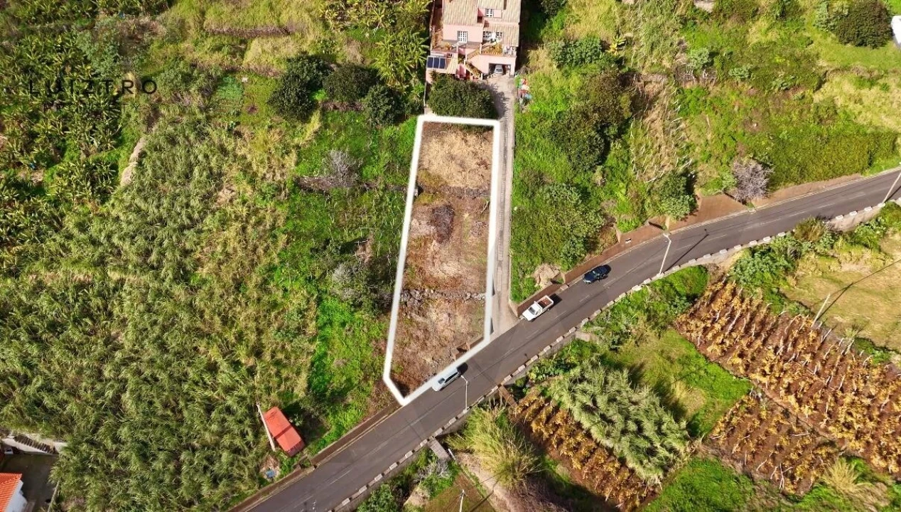 Terreno para Venda em Arco da Calheta Foto 1