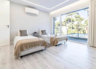Moradia T6 para Venda em Charneca de Caparica e Sobreda