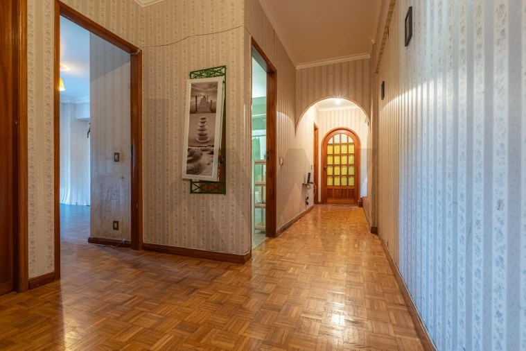 Apartamento T2 para Venda em Santo Antonio dos Olivais Foto 2