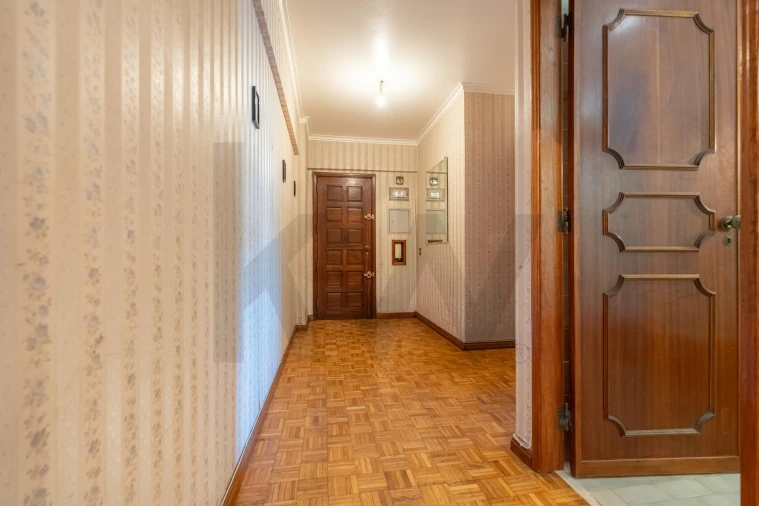 Apartamento T2 para Venda em Santo Antonio dos Olivais Foto 5