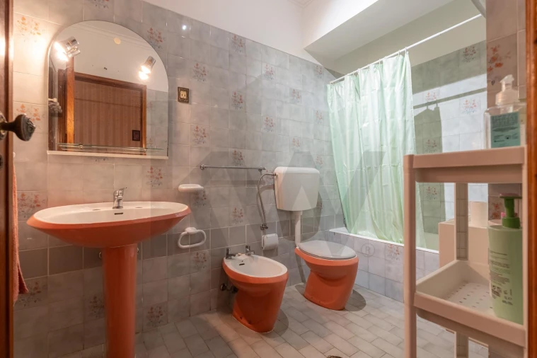 Apartamento T2 para Venda em Santo Antonio dos Olivais Foto 4