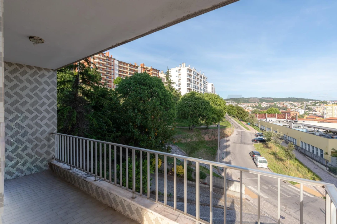 Apartamento T2 para Venda em Santo Antonio dos Olivais Foto 8